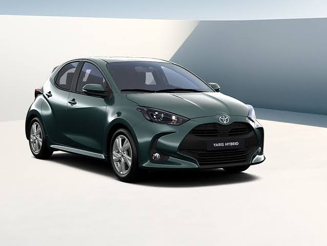 TOYOTA Yaris Hybrid  O SIMILAR